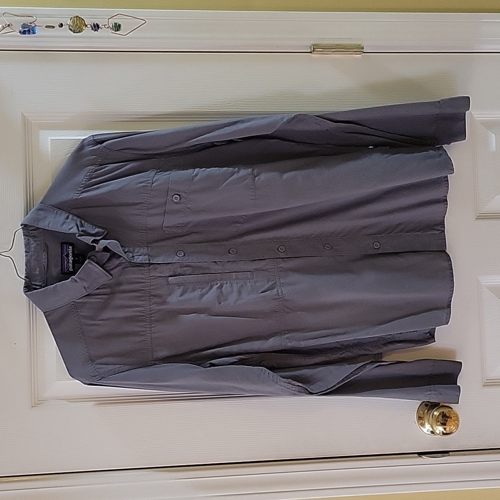 Patagonia button down size S